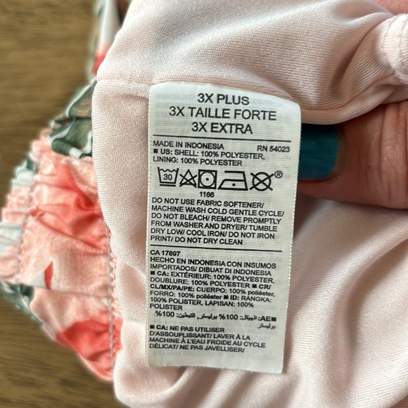 Old Navy tropical print joggers with a draw string waist. Size 3x. - Picture 5 of 5